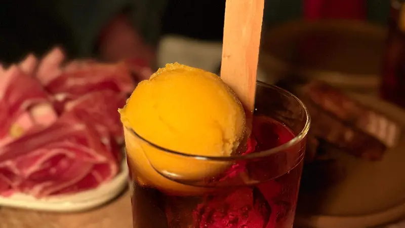 Vermut en el bar La Liebre 